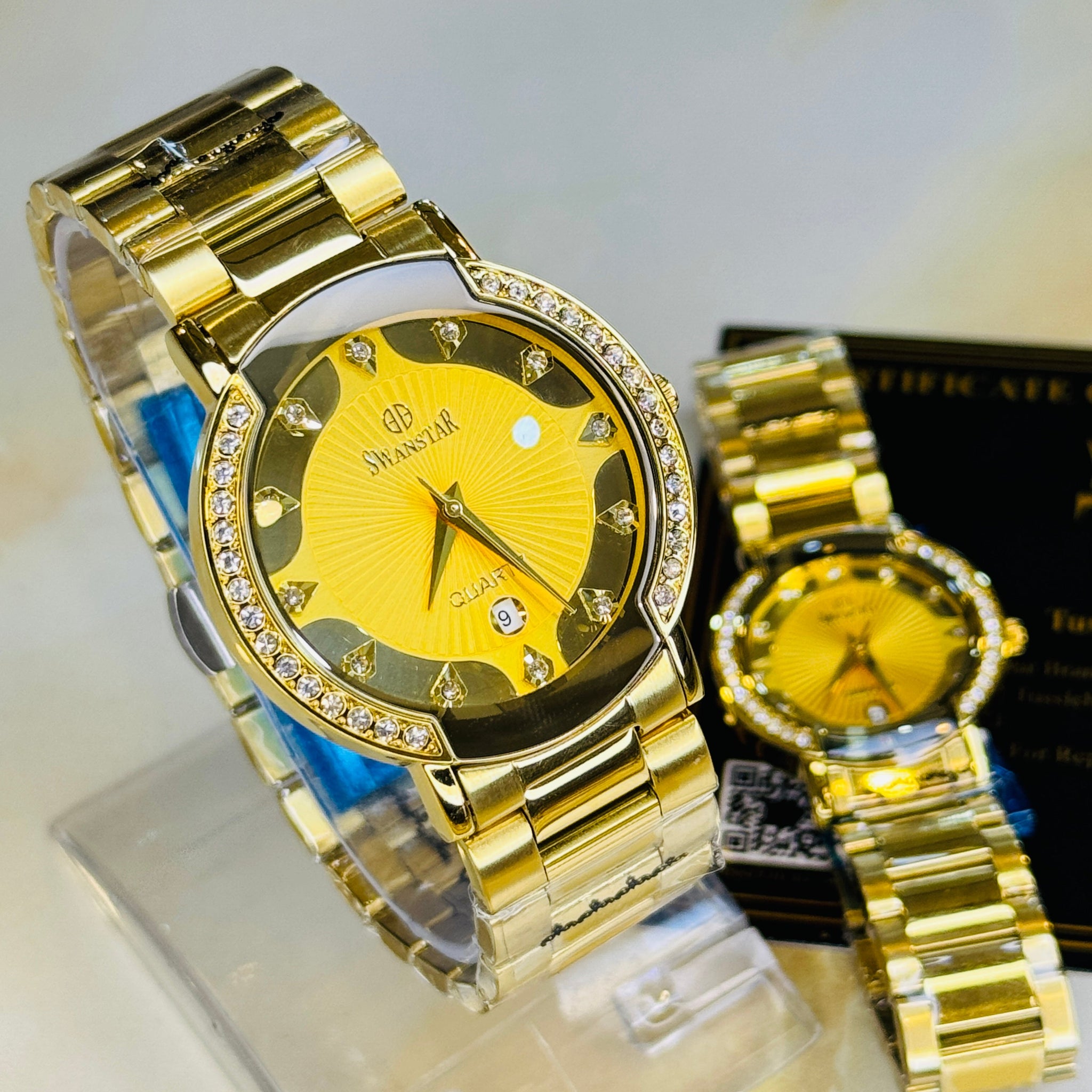 All Gold Sea Star Couple Watch